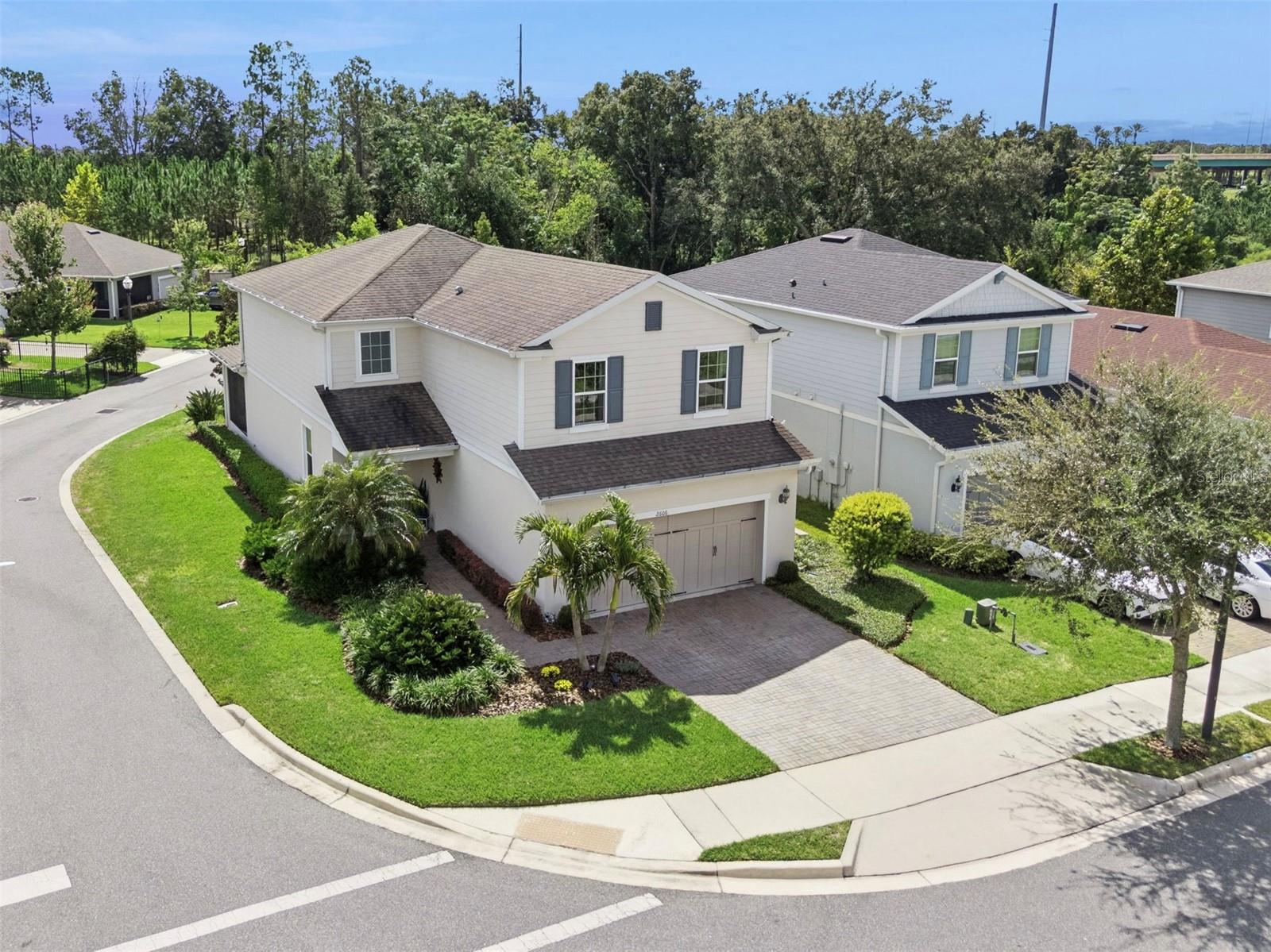 Single Family Residence in OAKLAND, FL - Daniel Dourado