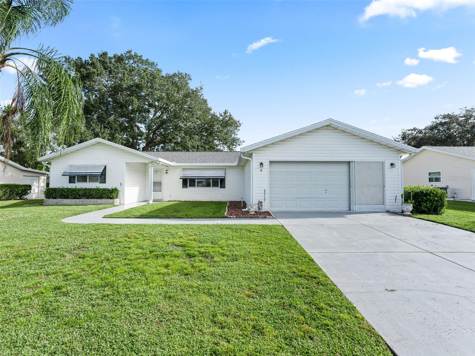 Single Family Residence em SUMMERFIELD, FL - Daniel Dourado