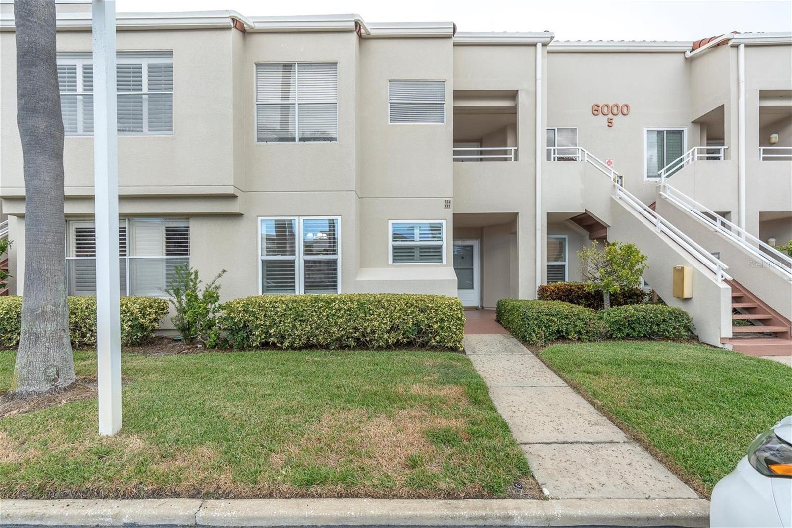 Condominium em ST PETERSBURG, FL - Daniel Dourado