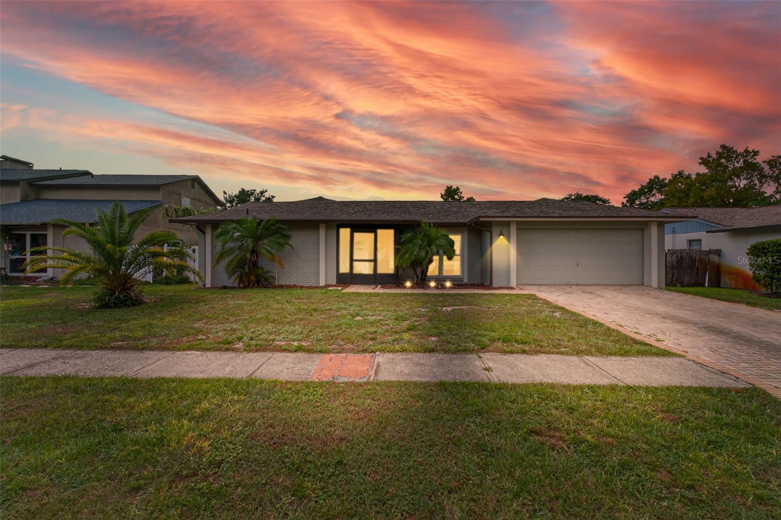 Single Family Residence in VALRICO, FL - Daniel Dourado