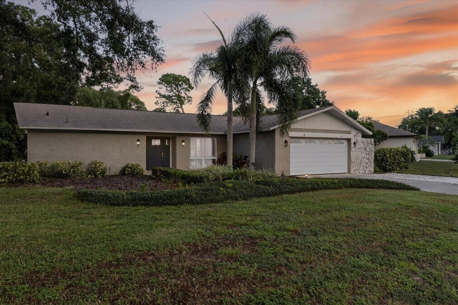 Single Family Residence in PALM HARBOR, FL - Daniel Dourado