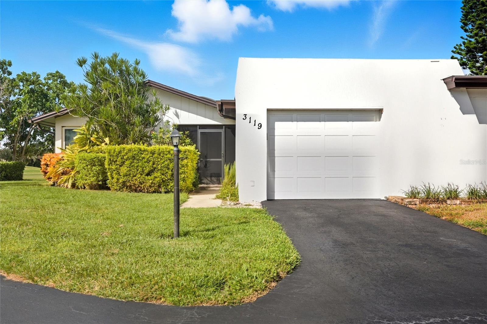 Condominium in NAPLES, FL - Daniel Dourado