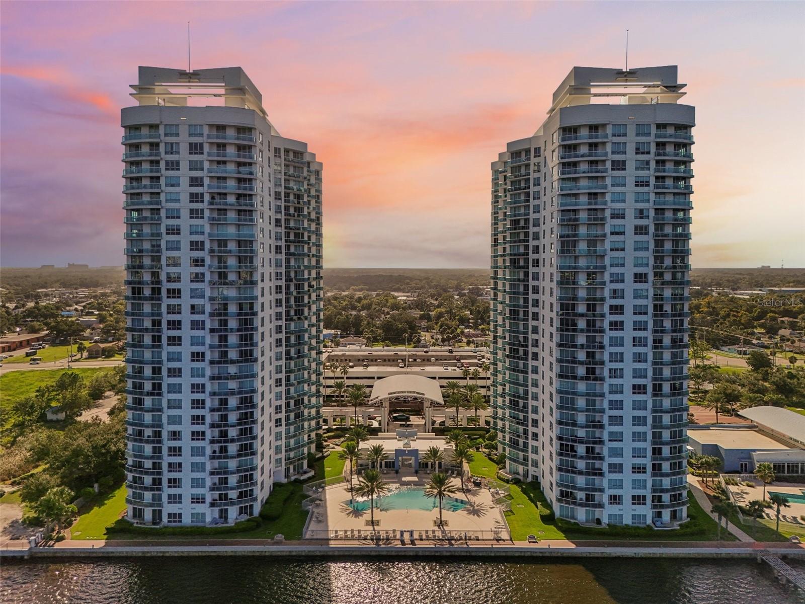 Condominium in DAYTONA BEACH, FL - Daniel Dourado