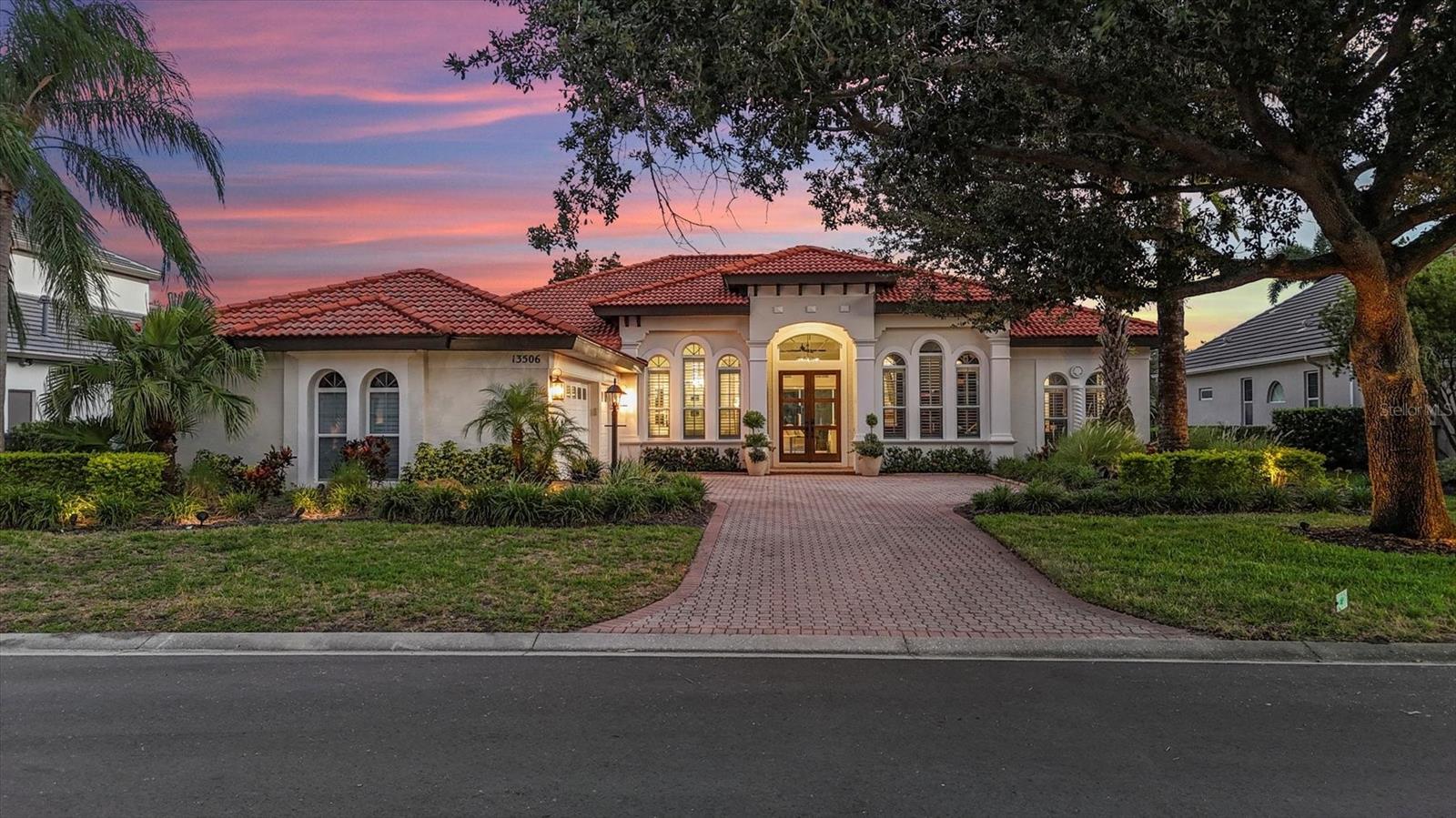 Single Family Residence in LAKEWOOD RANCH, FL - Daniel Dourado