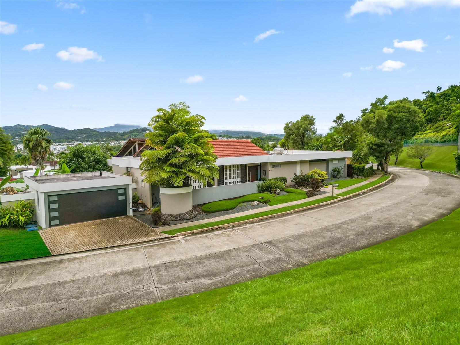 Single Family Residence em GUAYNABO, PR - Daniel Dourado