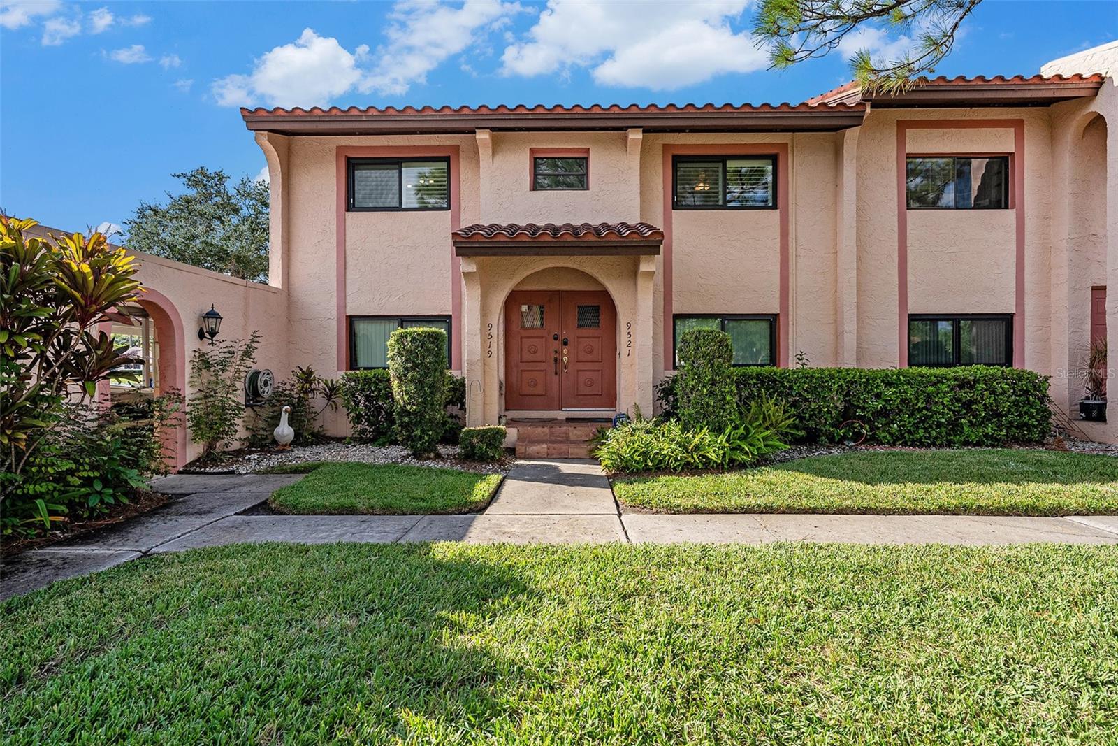 Condominium in SEMINOLE, FL - Daniel Dourado