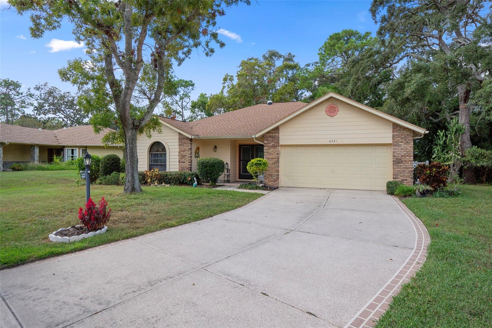 Single Family Residence em SPRING HILL, FL - Daniel Dourado