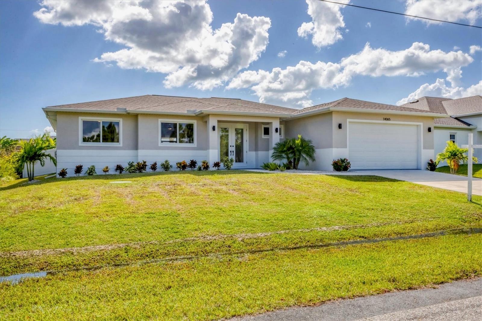 Single Family Residence em PORT CHARLOTTE, FL - Daniel Dourado