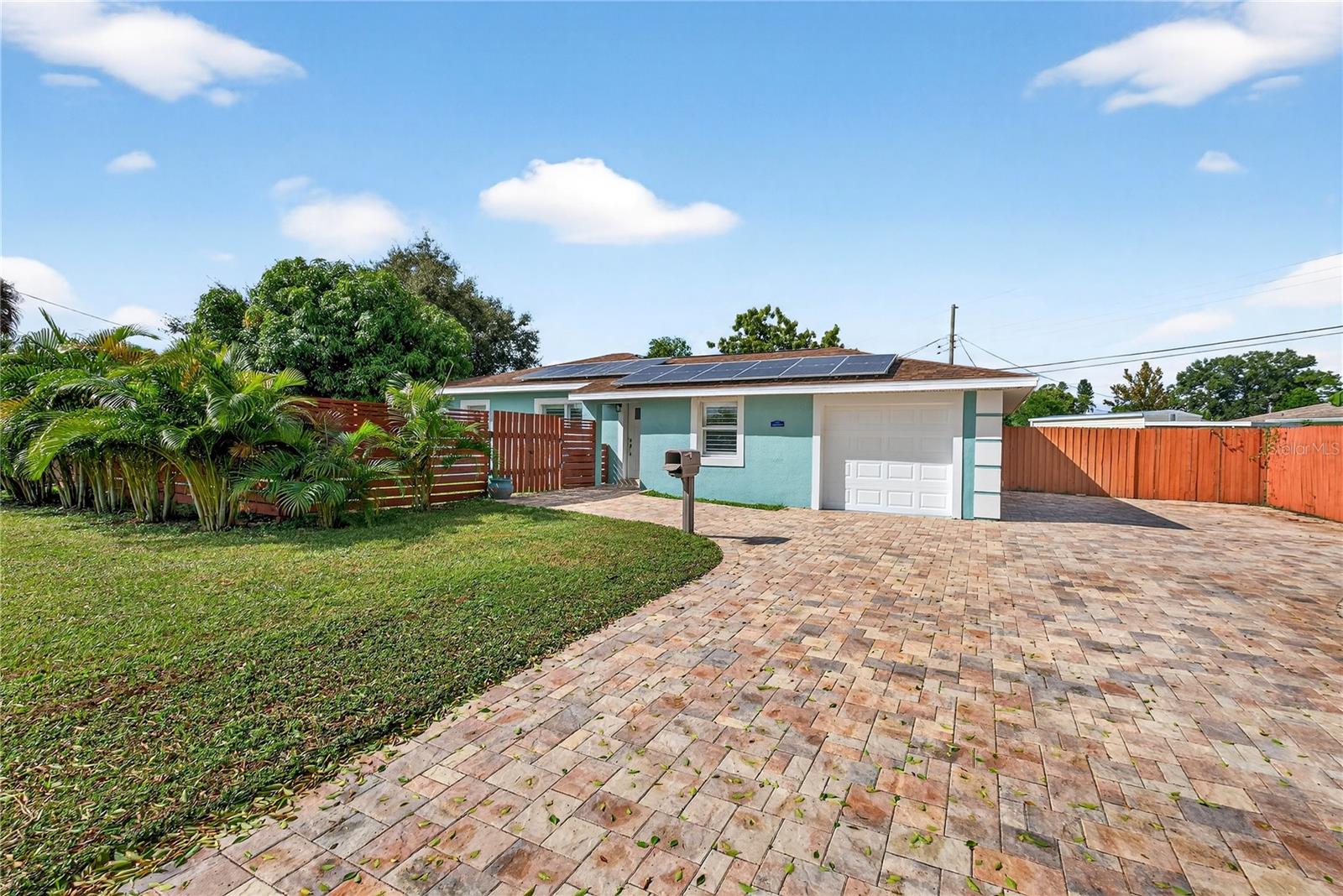 Single Family Residence em ST PETERSBURG, FL - Daniel Dourado