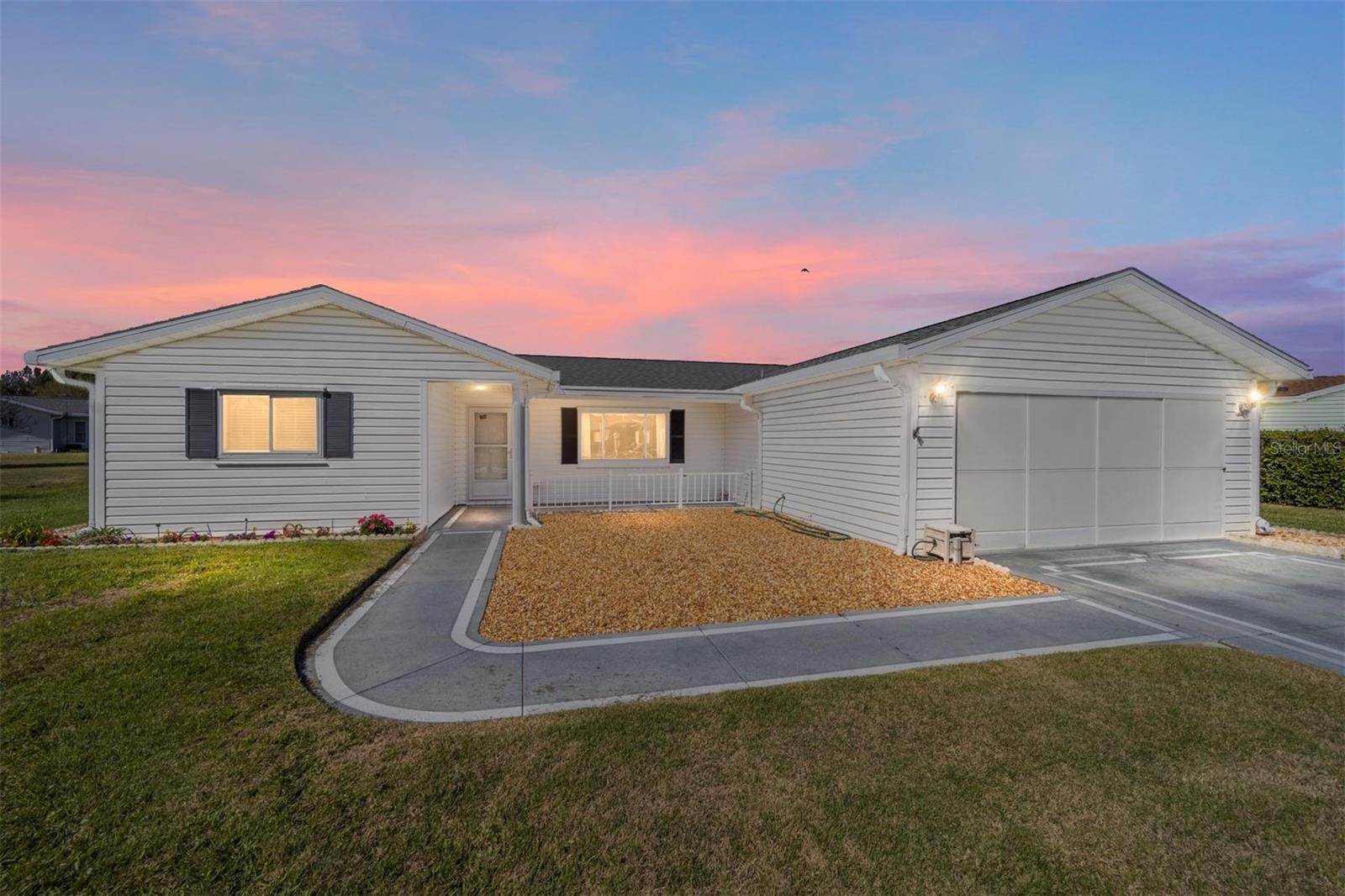 Single Family Residence em SUMMERFIELD, FL - Daniel Dourado