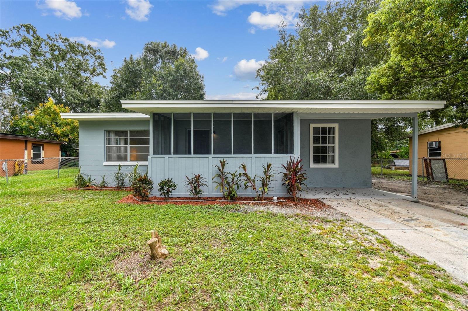 Single Family Residence in PLANT CITY, FL - Daniel Dourado