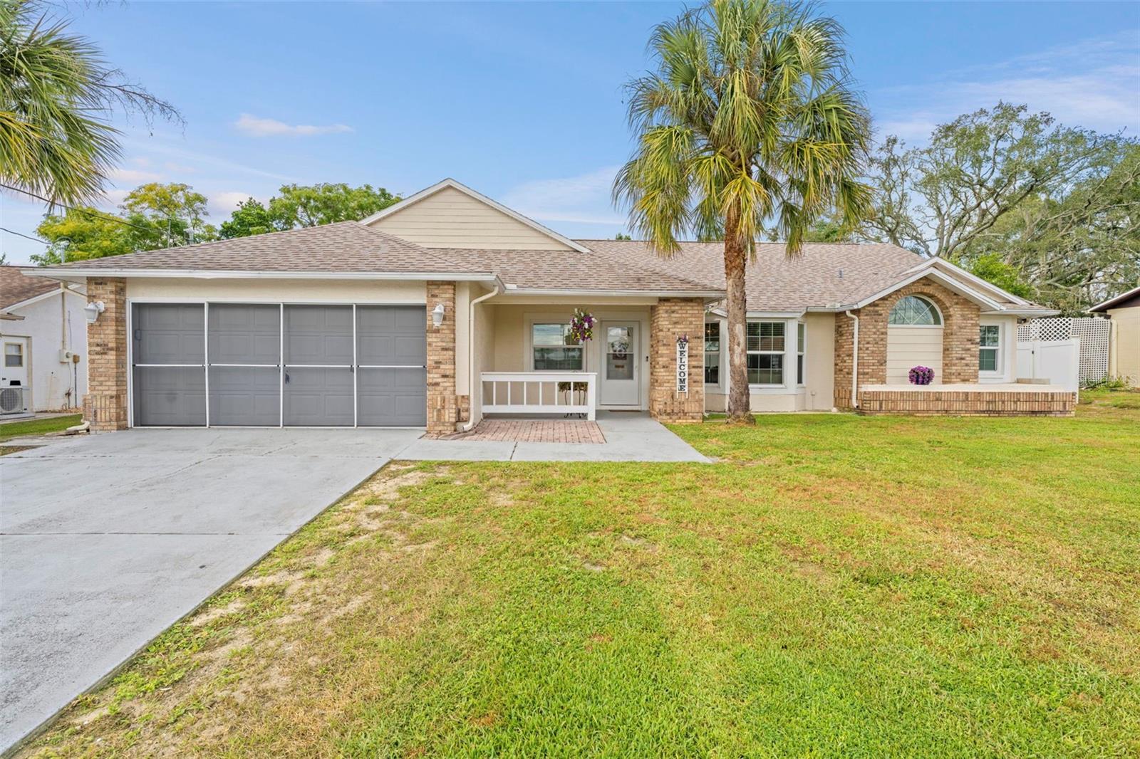 Single Family Residence em SPRING HILL, FL - Daniel Dourado
