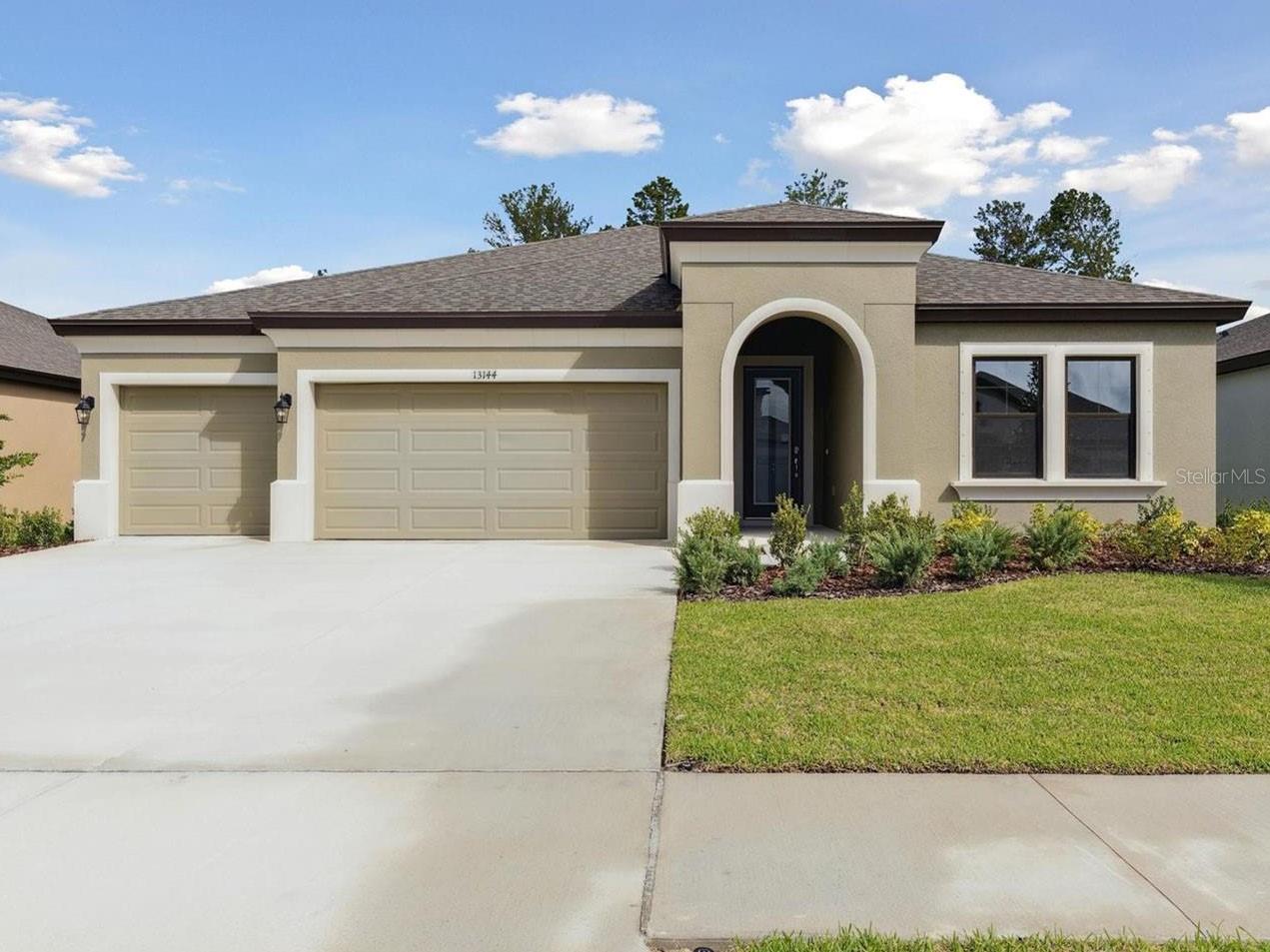 Single Family Residence em SPRING HILL, FL - Daniel Dourado