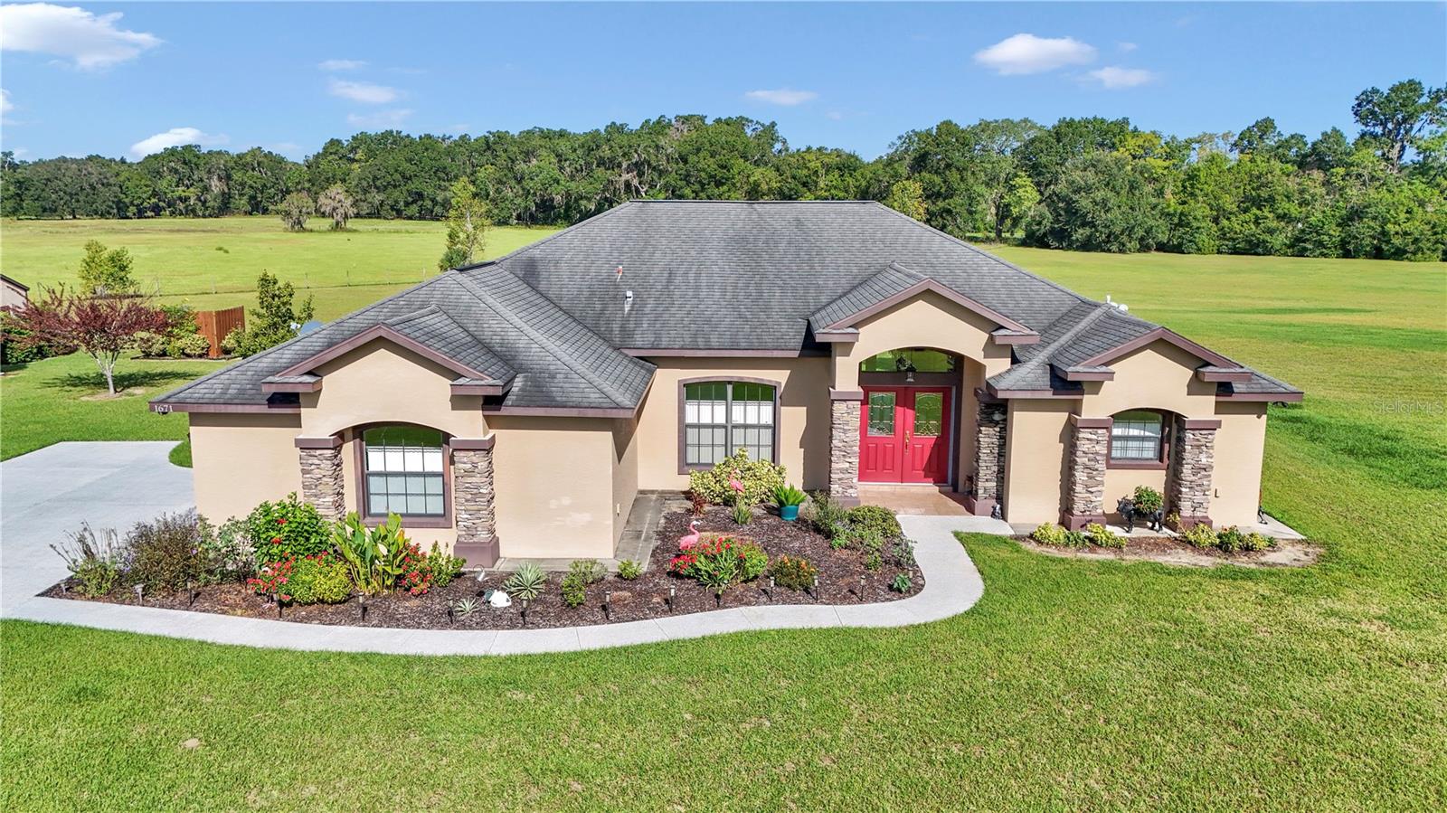 Single Family Residence em CITRA, FL - Daniel Dourado