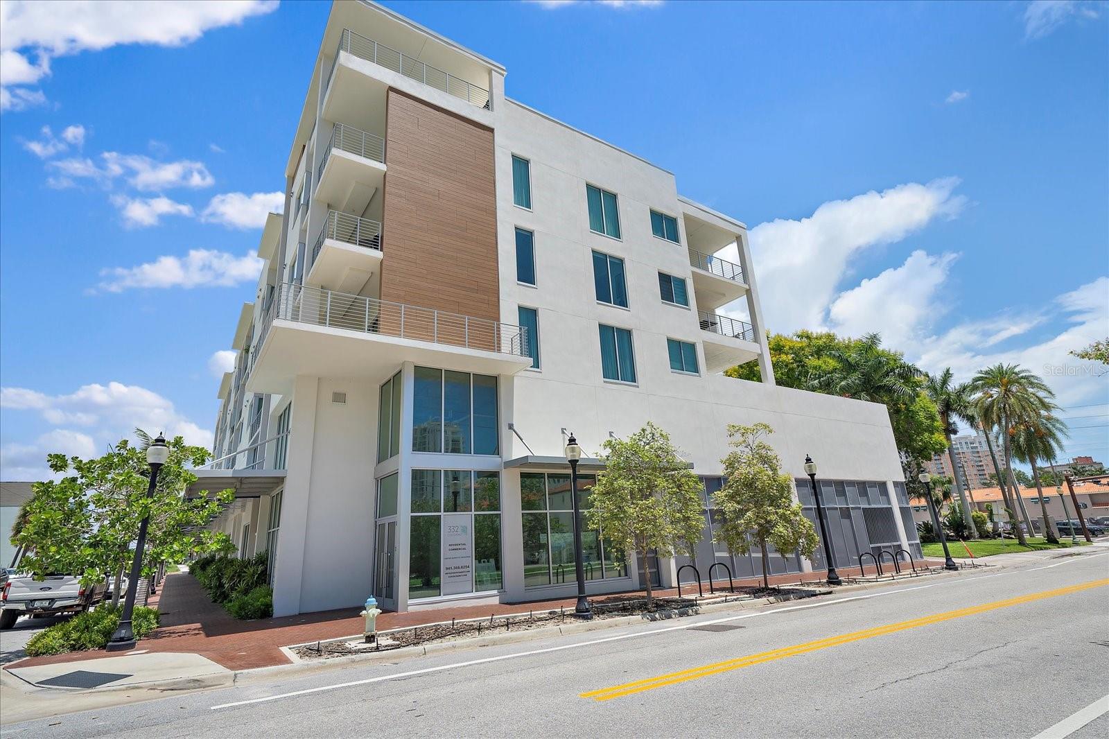 Condominium in SARASOTA, FL - Daniel Dourado