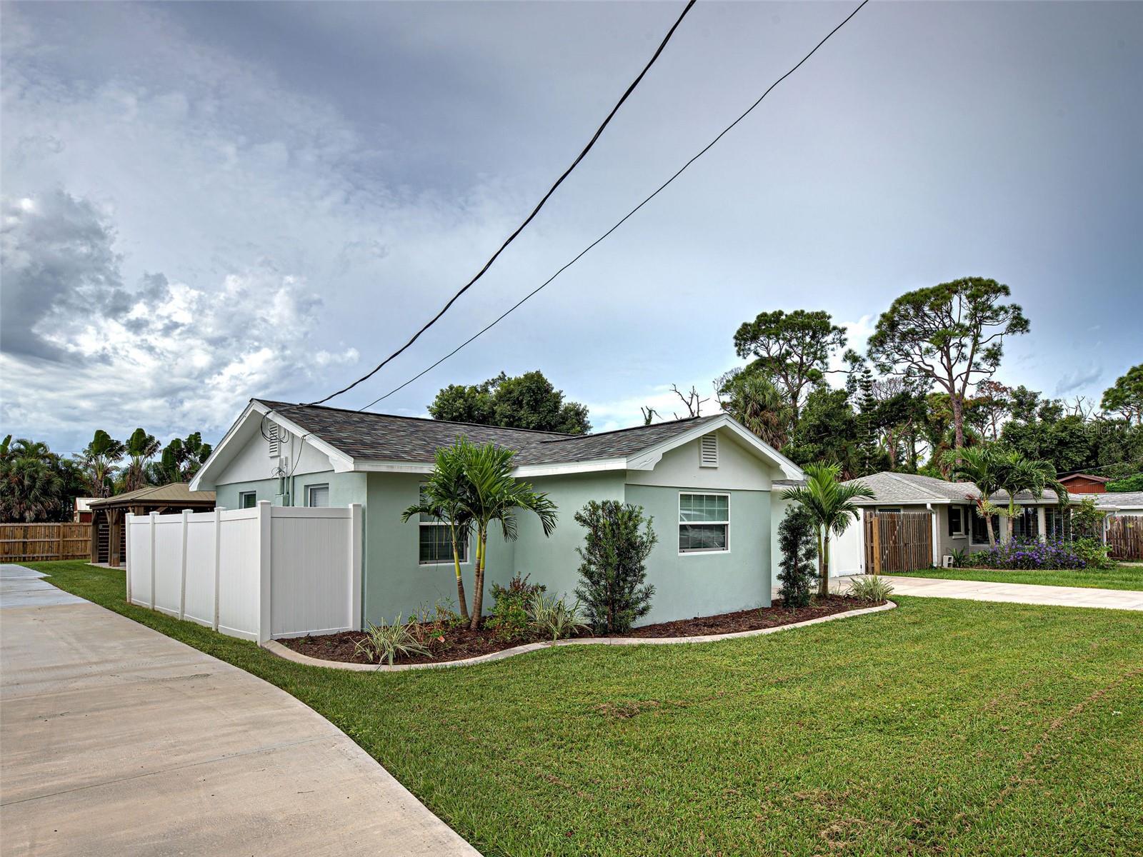 Single Family Residence em ENGLEWOOD, FL - Daniel Dourado