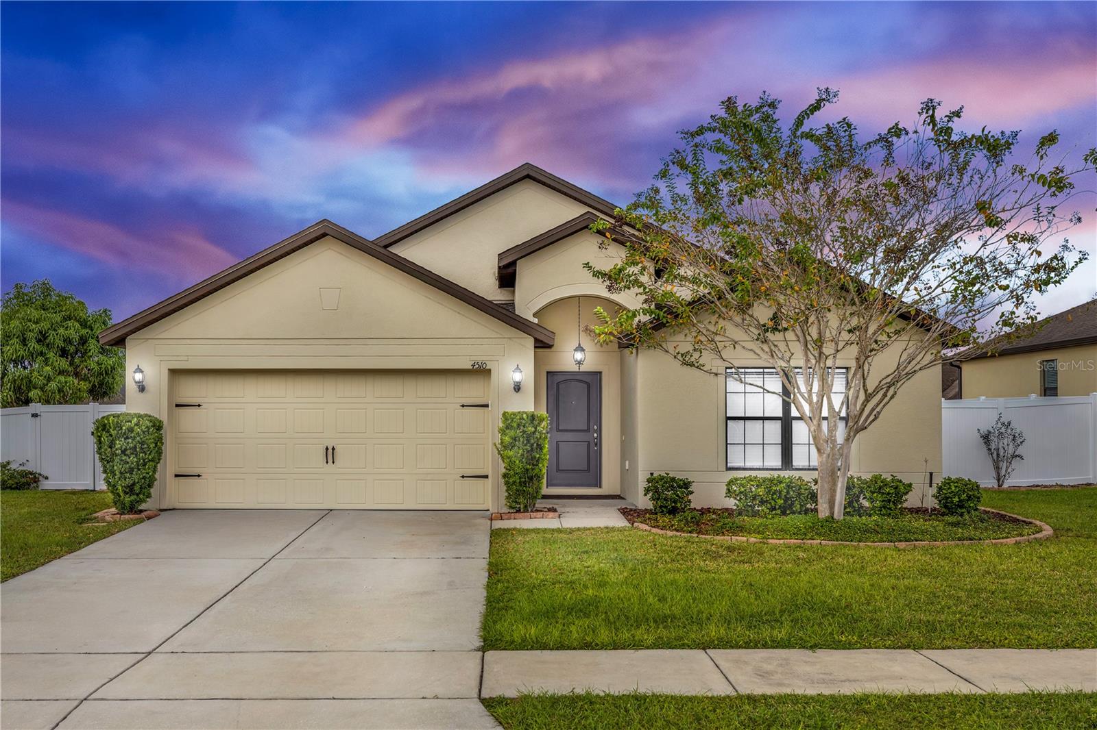 Single Family Residence em TAVARES, FL - Daniel Dourado