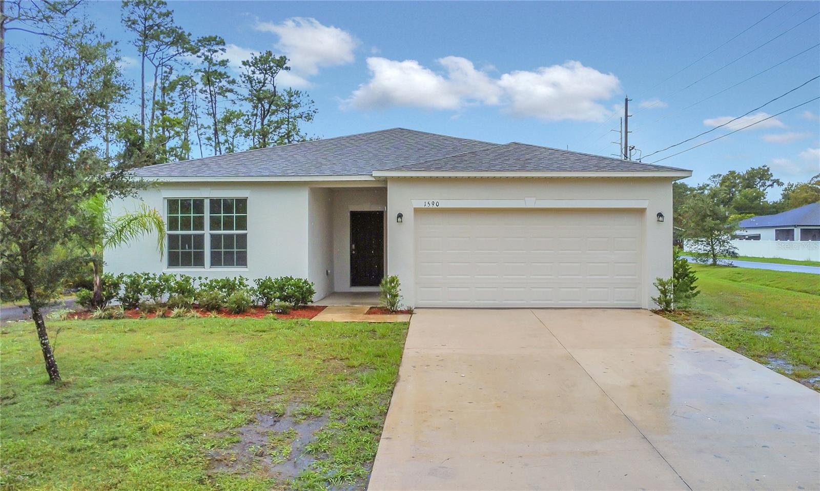 Single Family Residence in DELAND, FL - Daniel Dourado