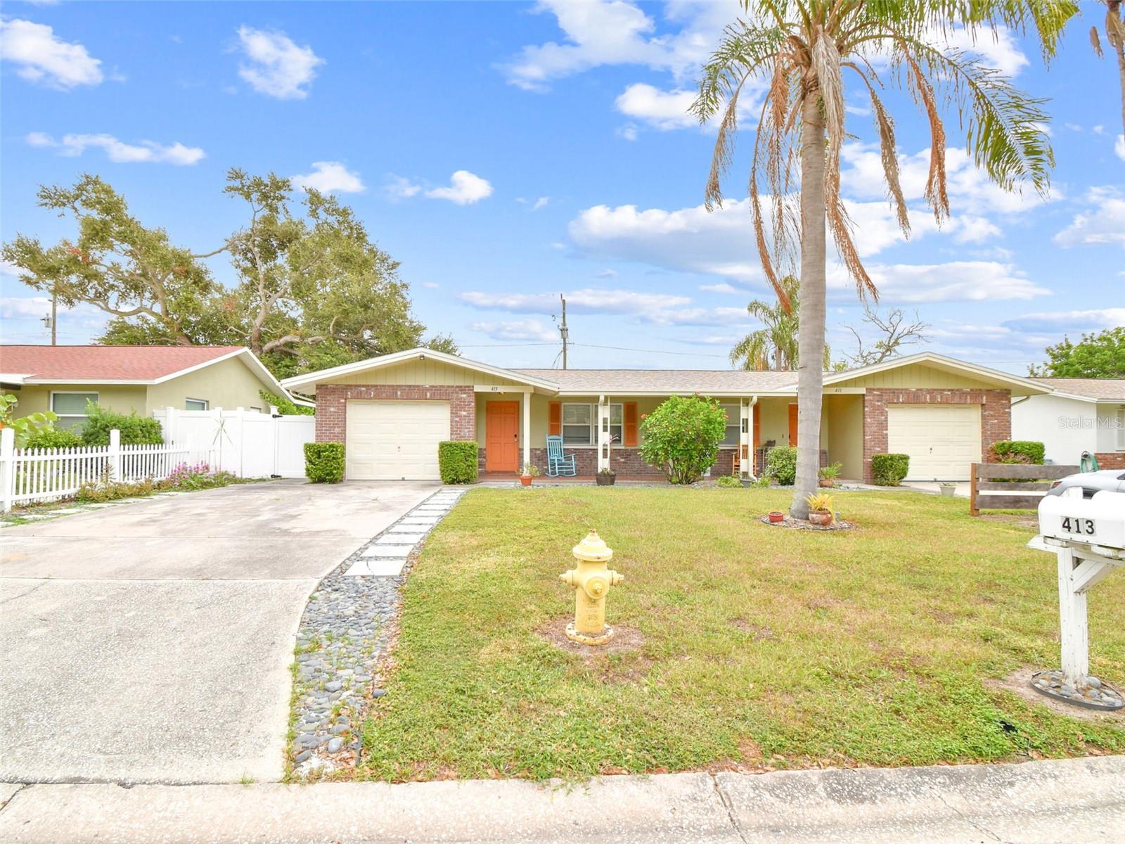 Duplex in DUNEDIN, FL - Daniel Dourado