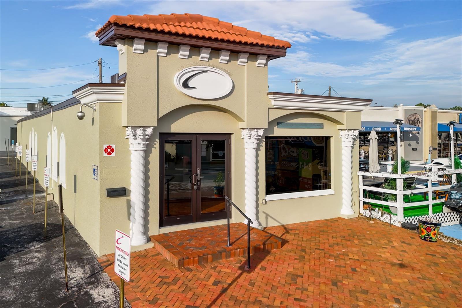 Retail in CAPE CORAL, FL - Daniel Dourado