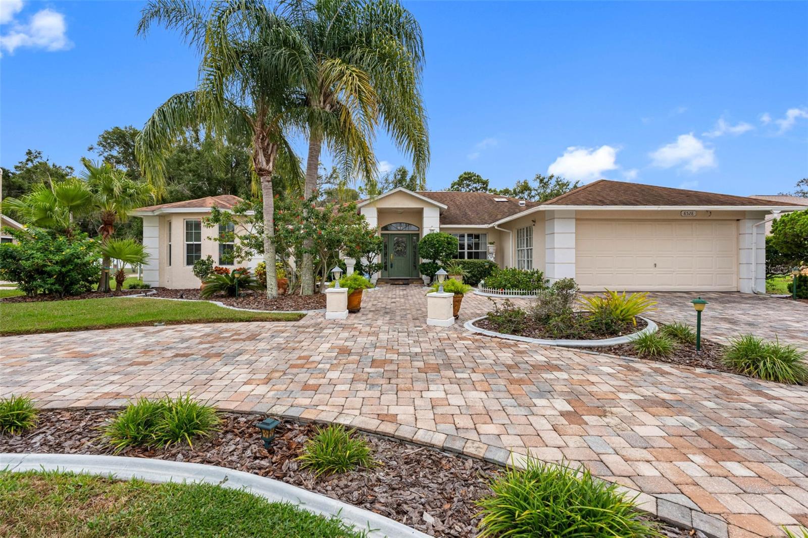 Single Family Residence in NEW PORT RICHEY, FL - Daniel Dourado