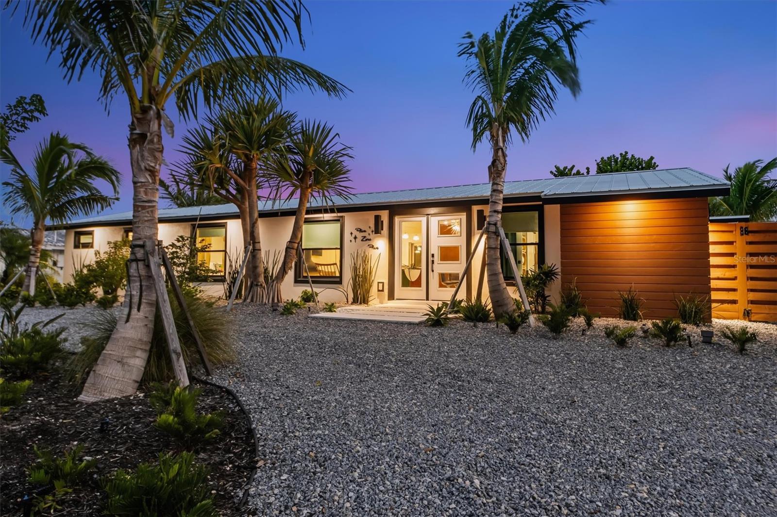 Single Family Residence in HOLMES BEACH, FL - Daniel Dourado