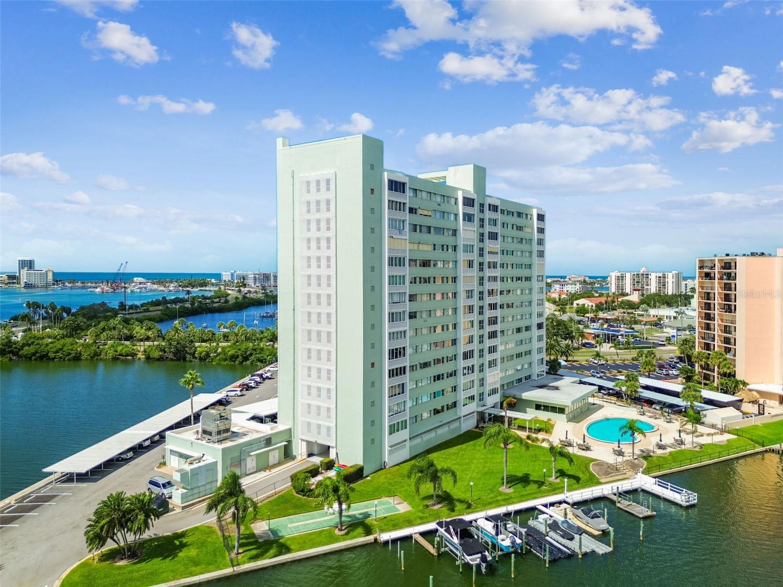 Condominium em CLEARWATER BEACH, FL - Daniel Dourado