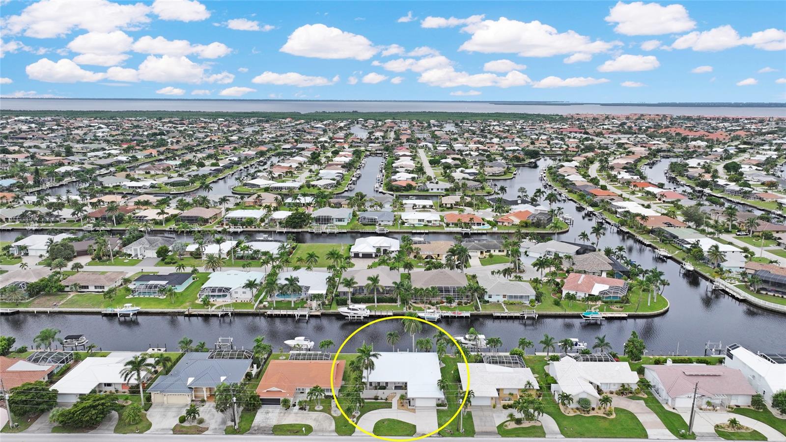 Single Family Residence em PUNTA GORDA, FL - Daniel Dourado