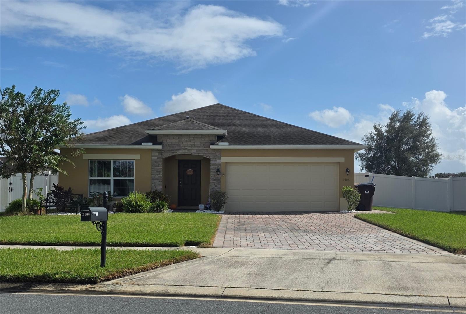 Single Family Residence em ST CLOUD, FL - Daniel Dourado