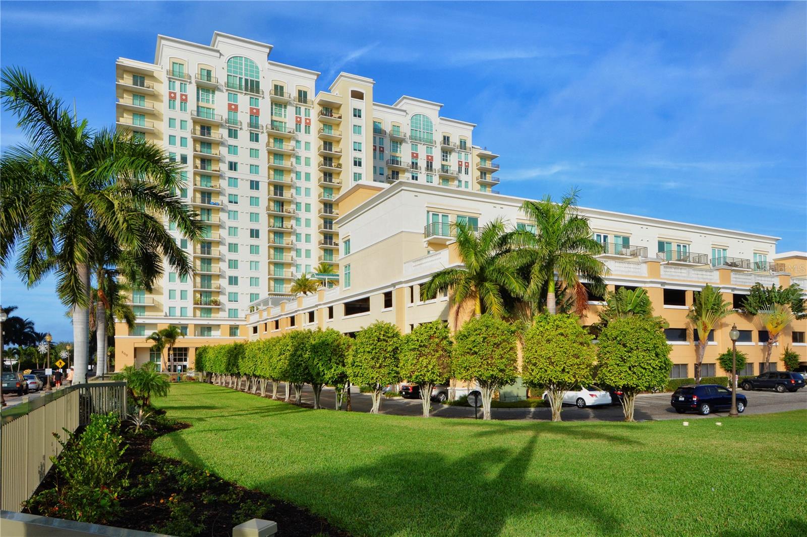 Condominium in SARASOTA, FL - Daniel Dourado