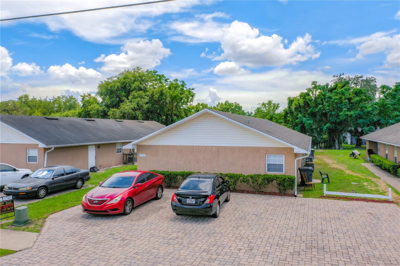 Duplex in EATON PARK, FL - Daniel Dourado