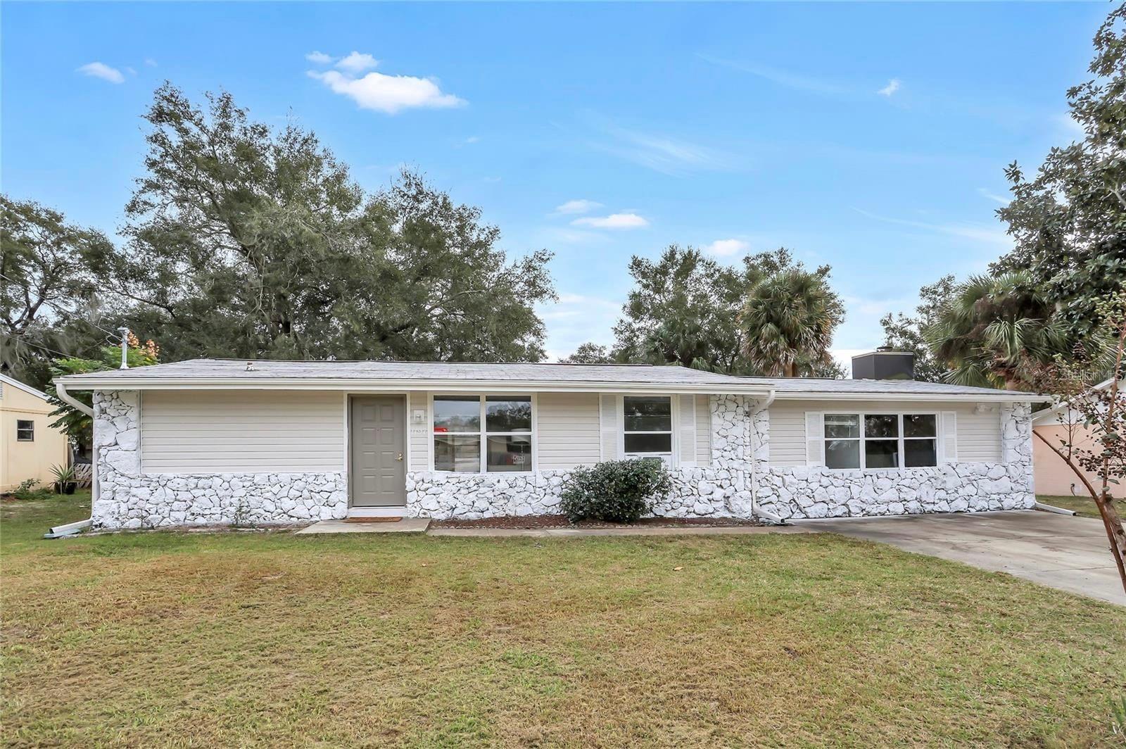 Single Family Residence em DELTONA, FL - Daniel Dourado