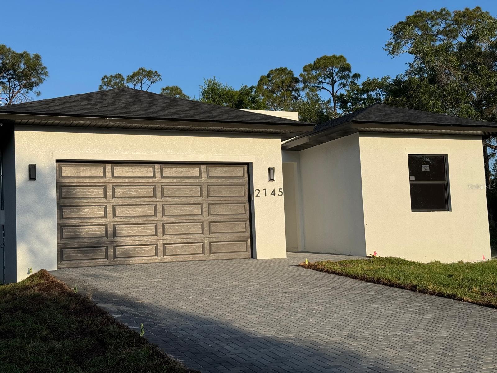 Single Family Residence em PORT CHARLOTTE, FL - Daniel Dourado