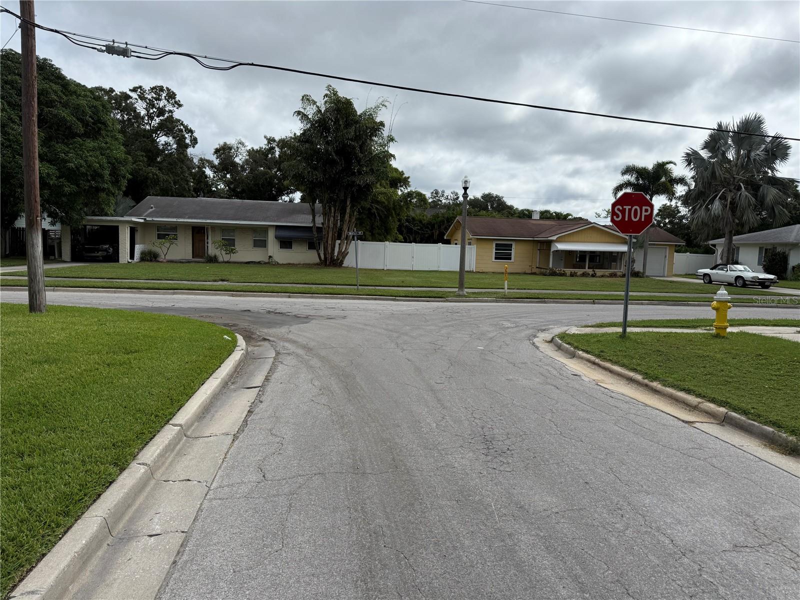 Single Family Residence in BELLEAIR, FL - Daniel Dourado