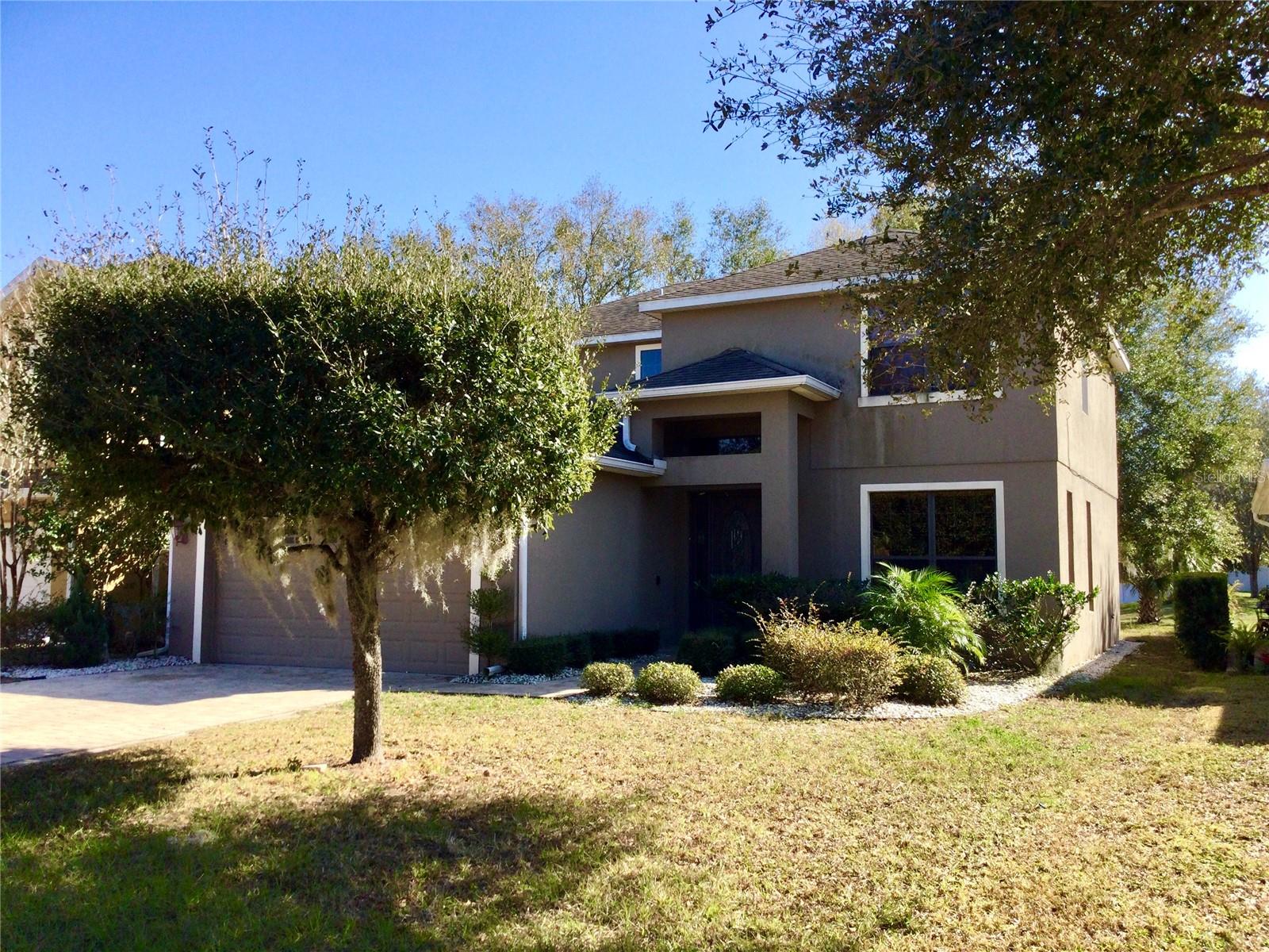 Single Family Residence in DELAND, FL - Daniel Dourado