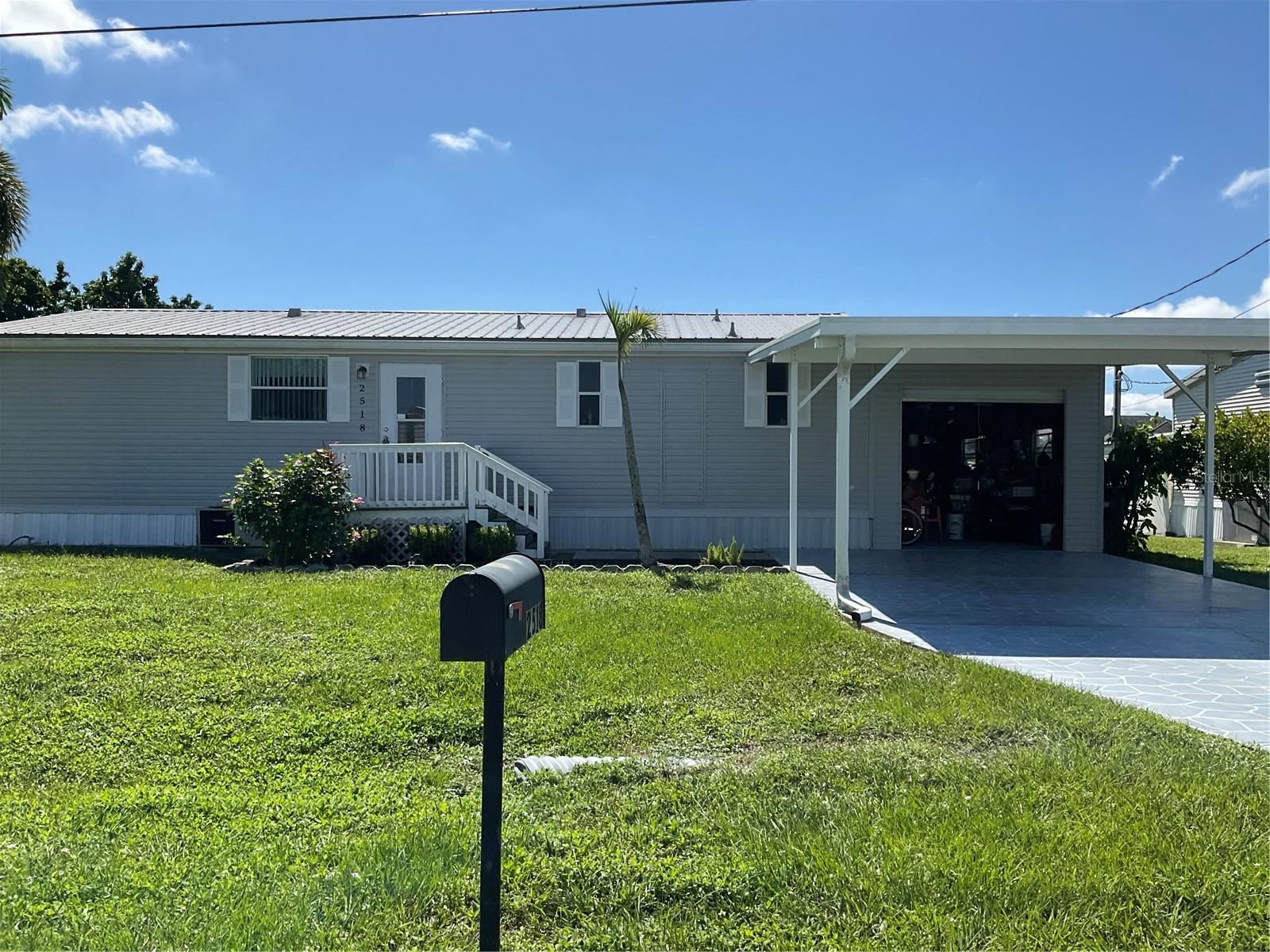 Manufactured Home em OKEECHOBEE, FL - Daniel Dourado