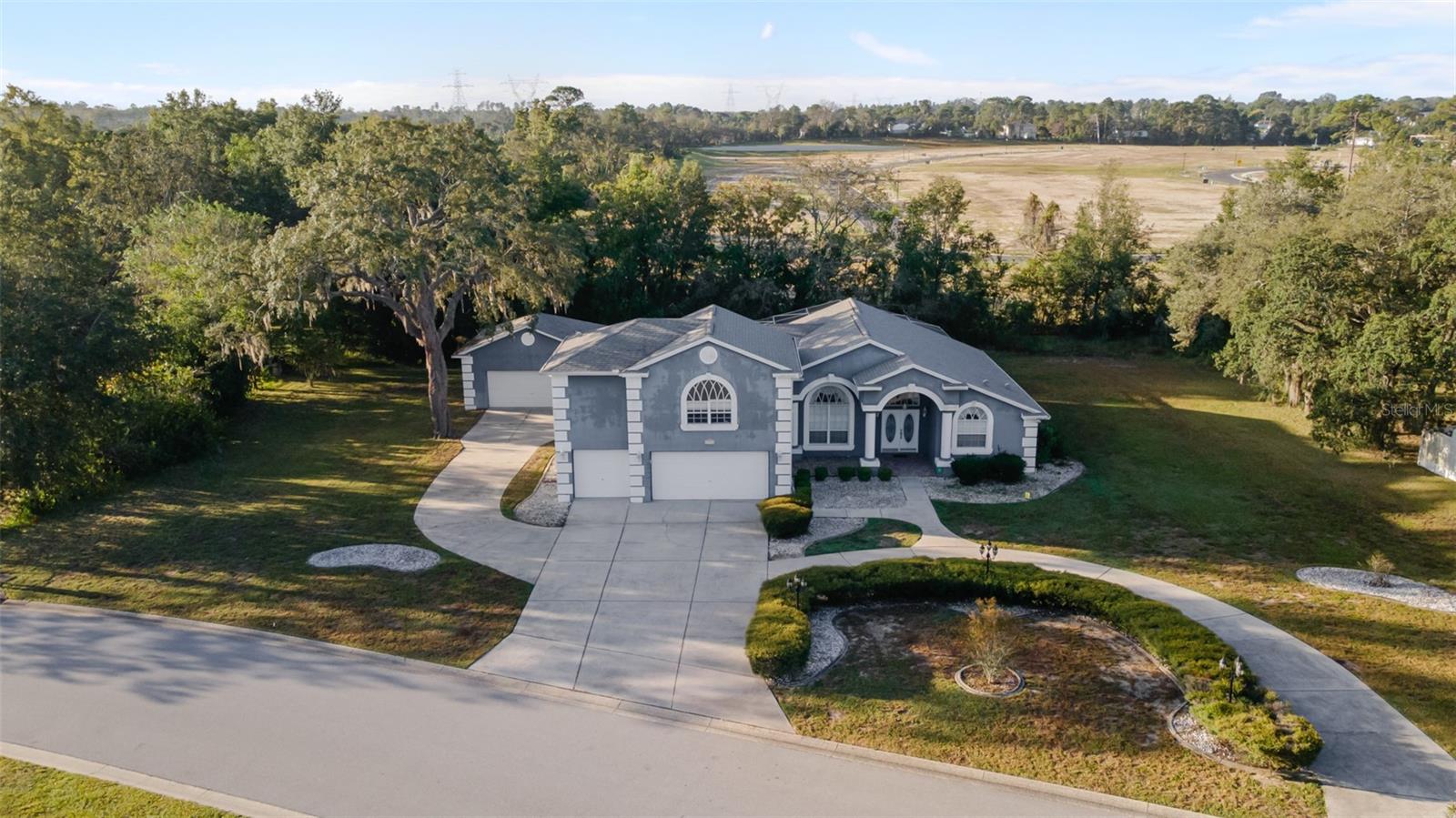 Single Family Residence em SPRING HILL, FL - Daniel Dourado