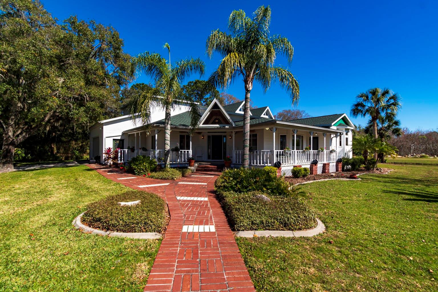 Single Family Residence in NEW PORT RICHEY, FL - Daniel Dourado