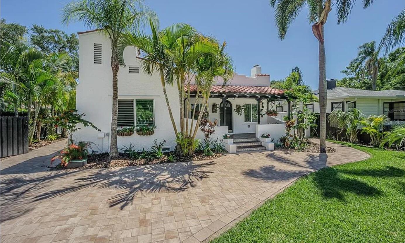 Single Family Residence em CLEARWATER, FL - Daniel Dourado