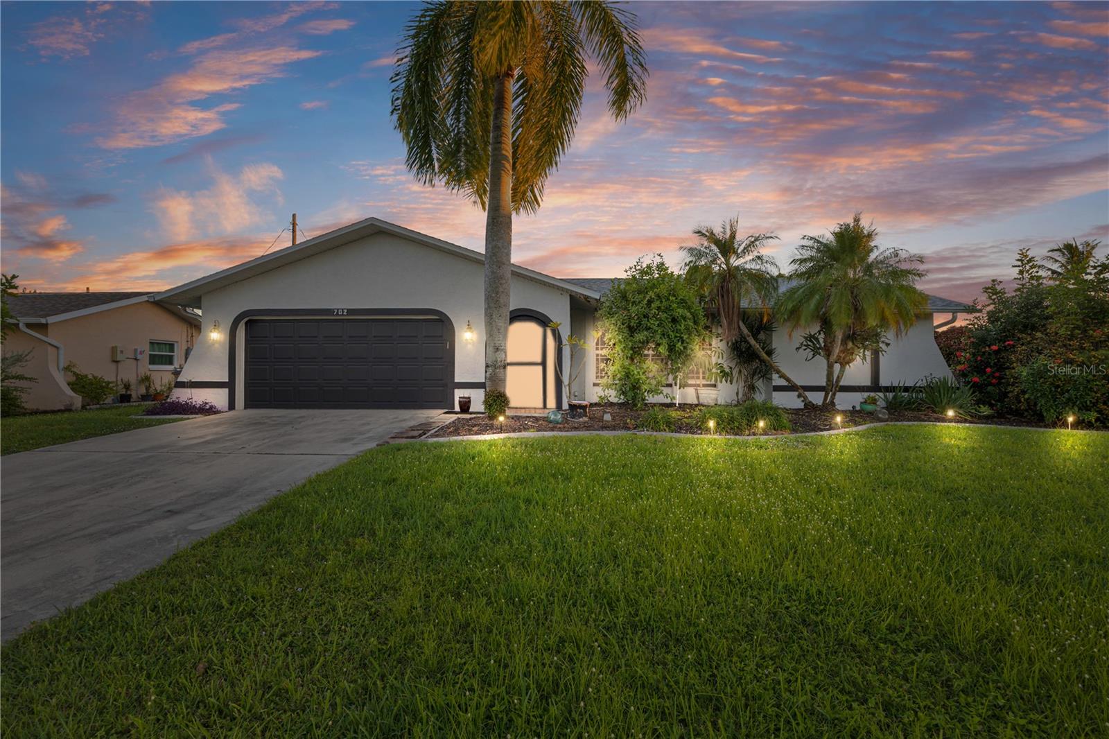 Single Family Residence in CAPE CORAL, FL - Daniel Dourado