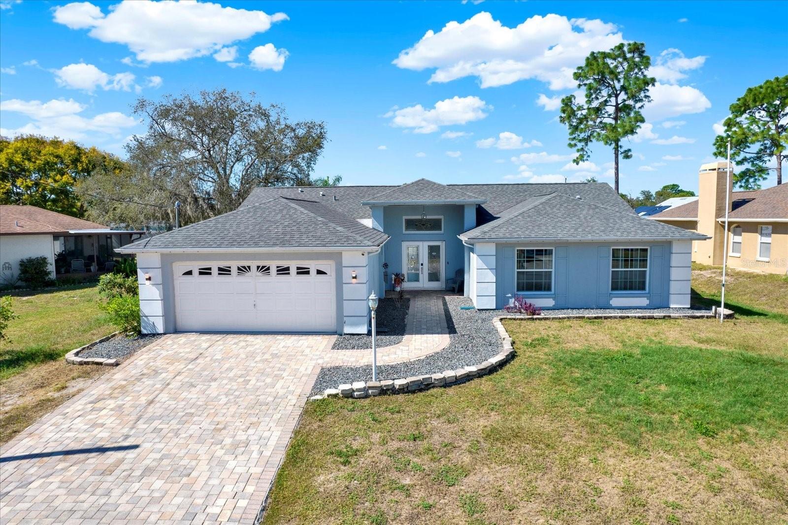 Single Family Residence em SPRING HILL, FL - Daniel Dourado