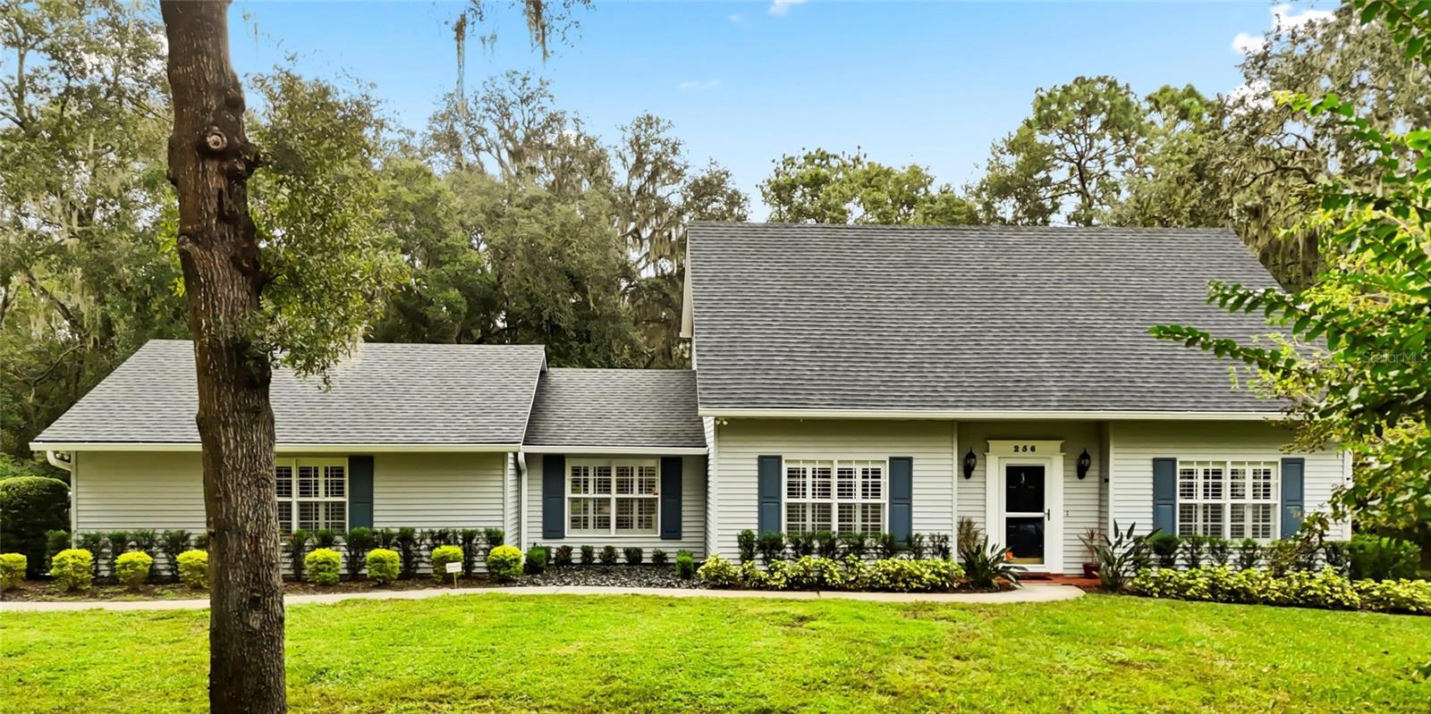 Single Family Residence in DELAND, FL - Daniel Dourado