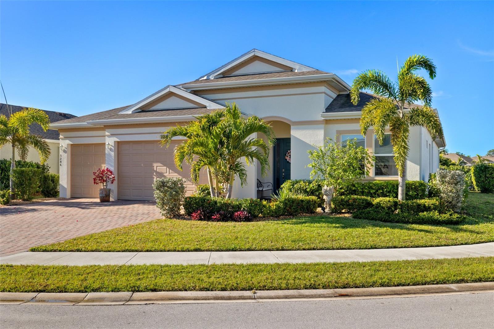 Single Family Residence in CAPE CORAL, FL - Daniel Dourado