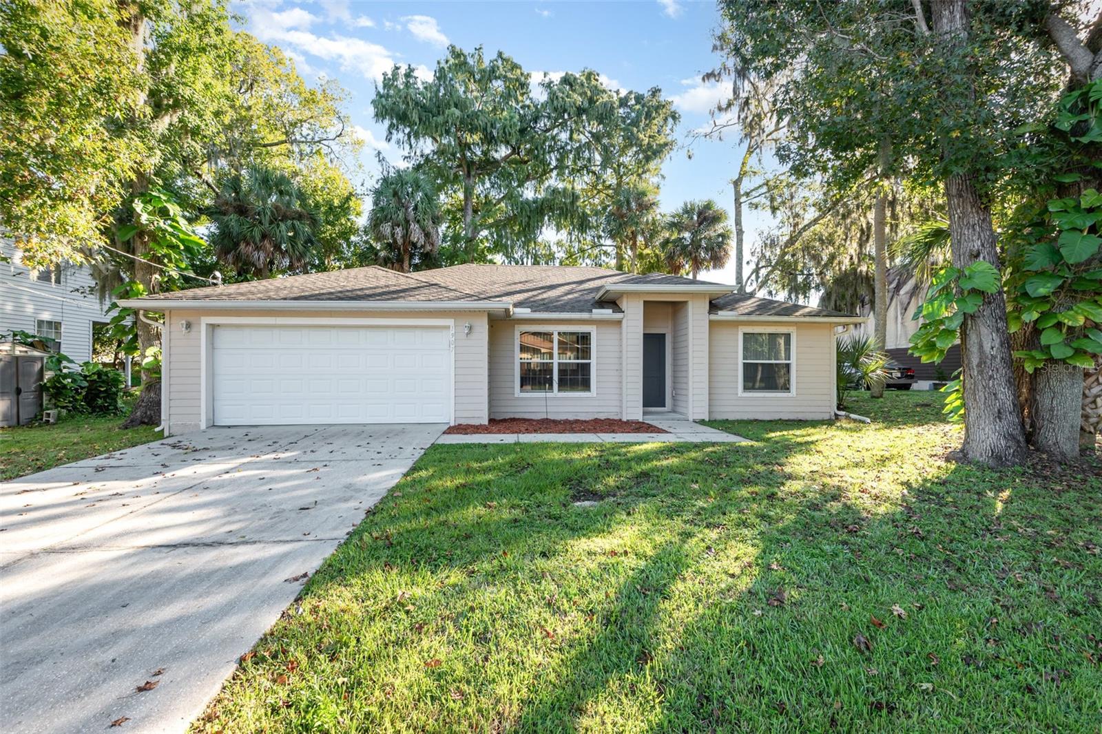 Single Family Residence in DAYTONA BEACH, FL - Daniel Dourado