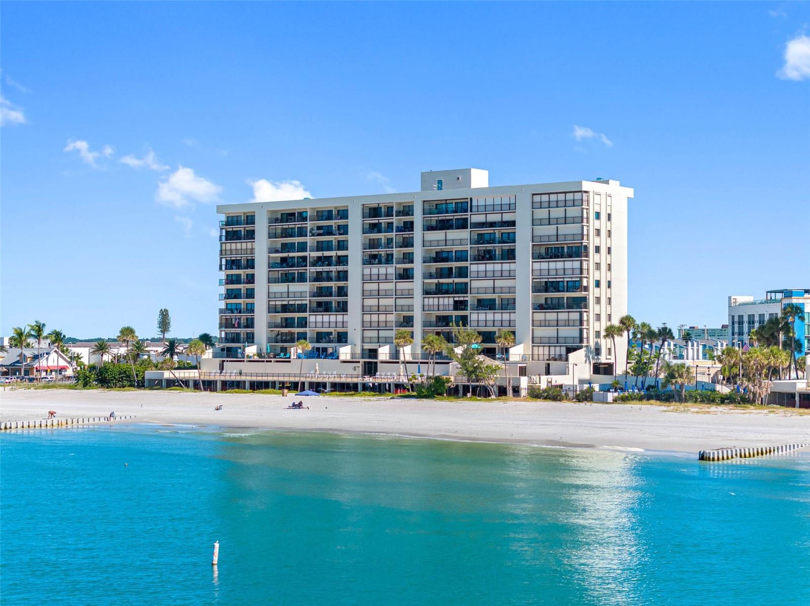 Condominium em MADEIRA BEACH, FL - Daniel Dourado