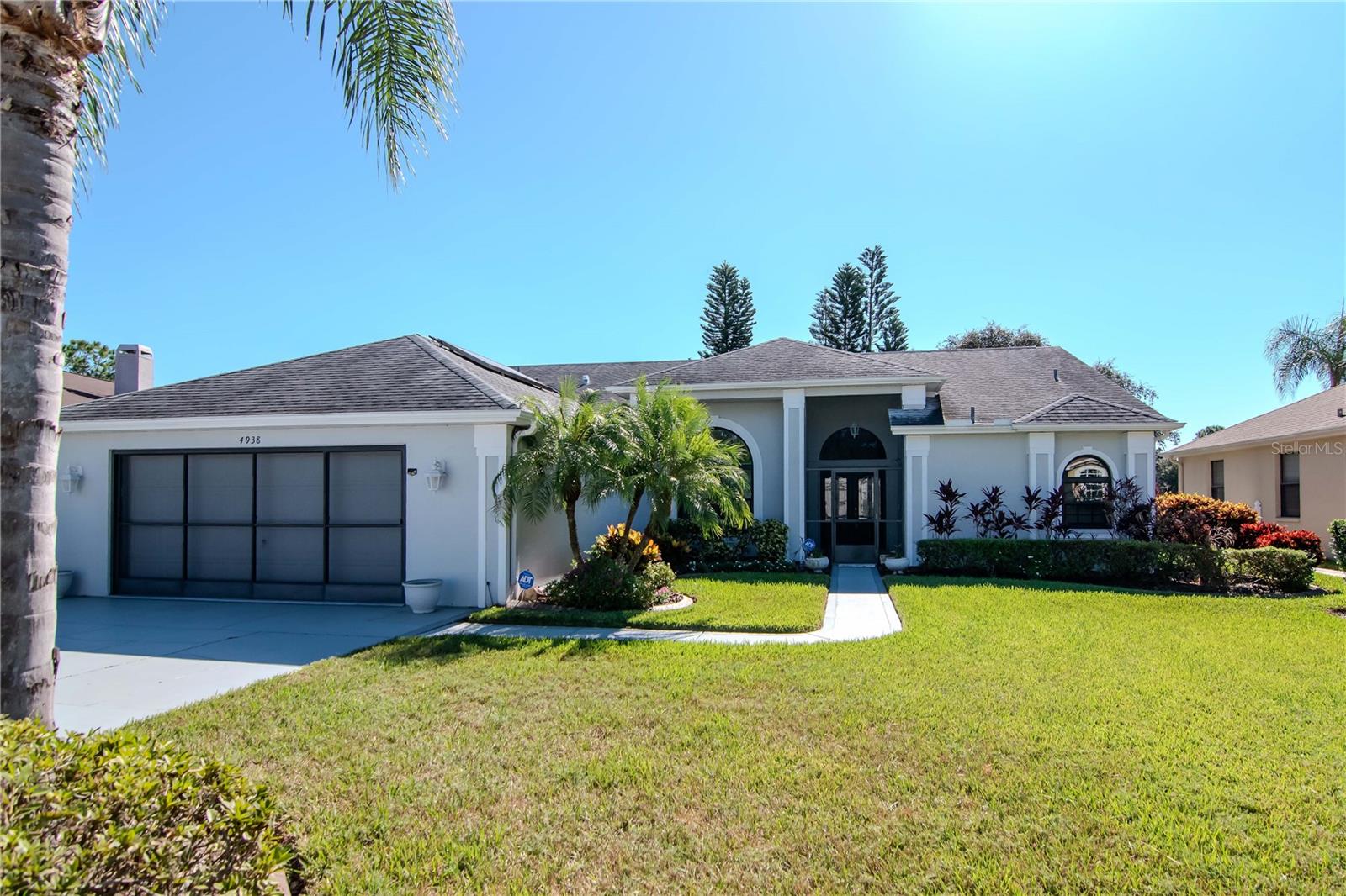 Single Family Residence in NEW PORT RICHEY, FL - Daniel Dourado