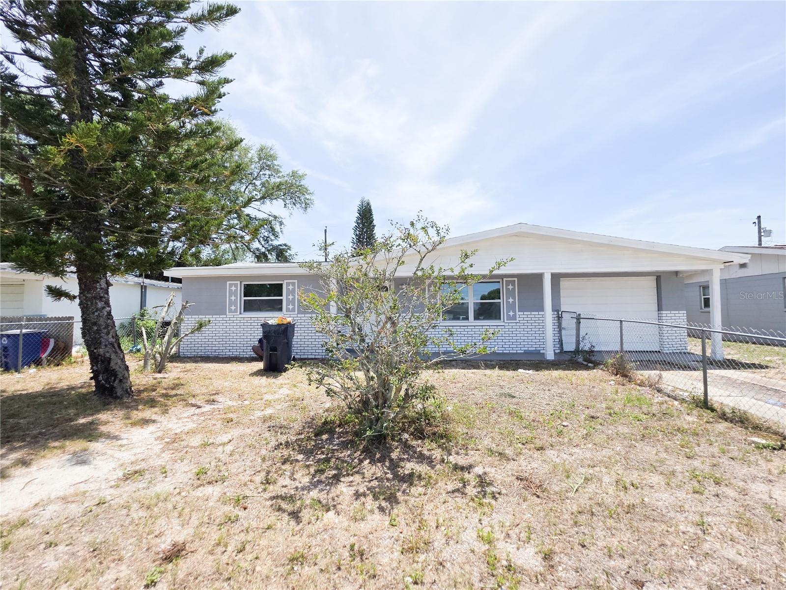 Single Family Residence em HOLIDAY, FL - Daniel Dourado