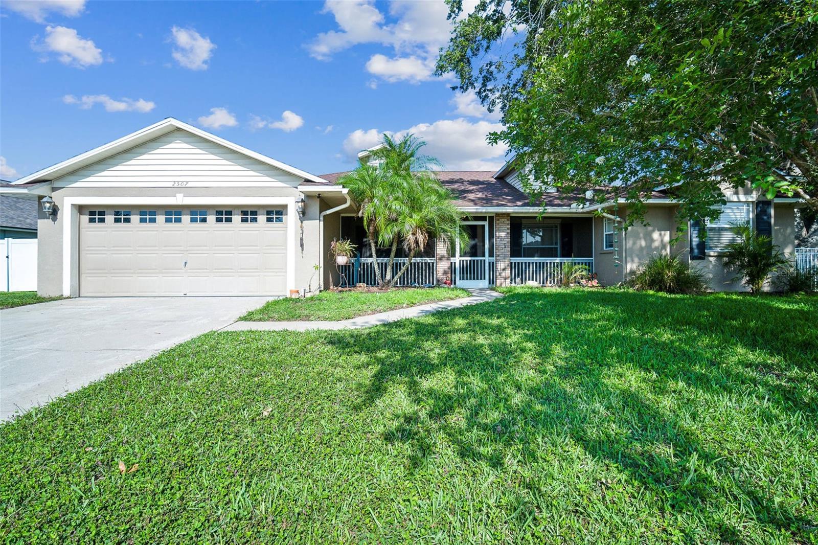 Single Family Residence in VALRICO, FL - Daniel Dourado