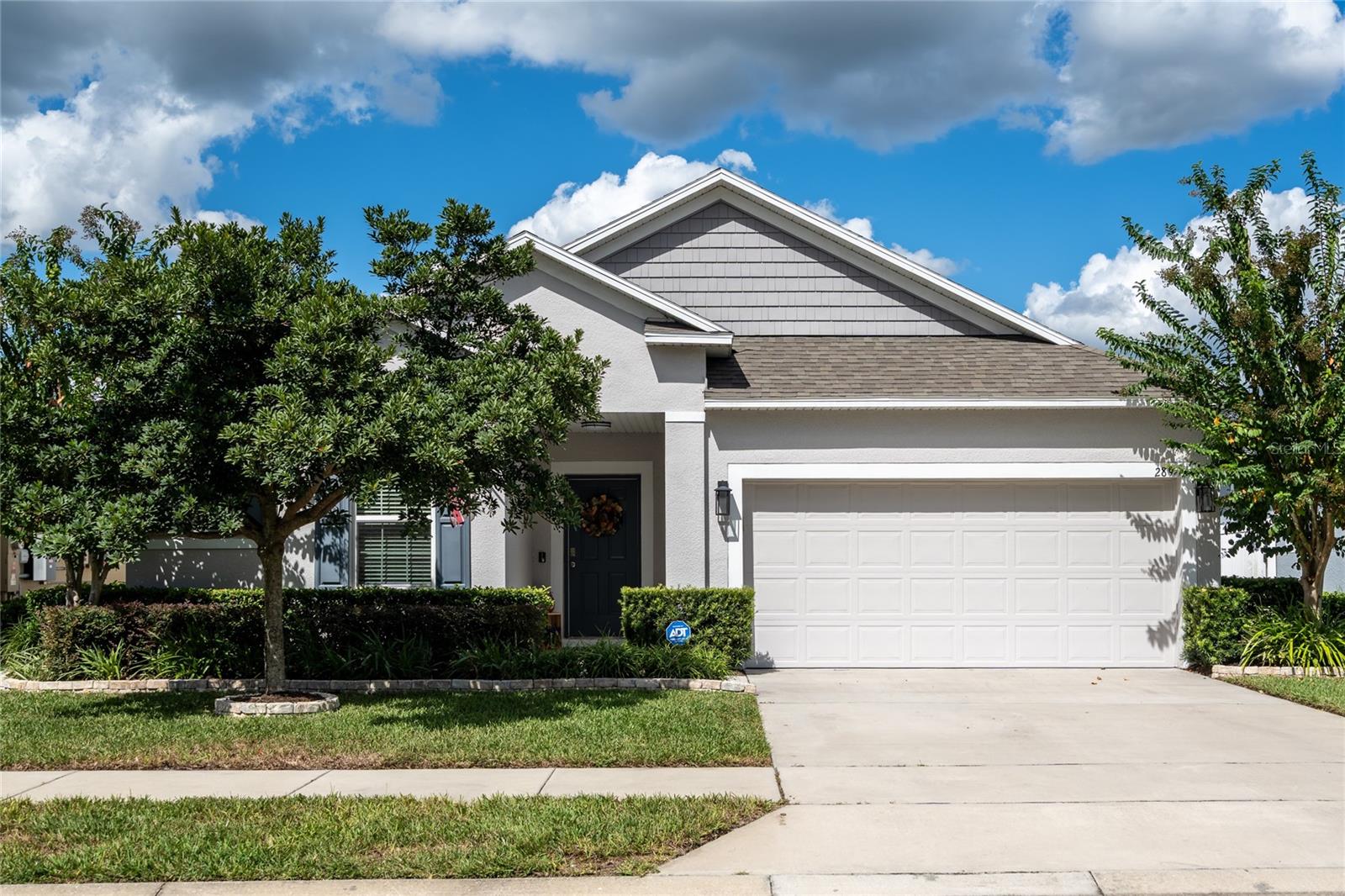 Single Family Residence in DELAND, FL - Daniel Dourado
