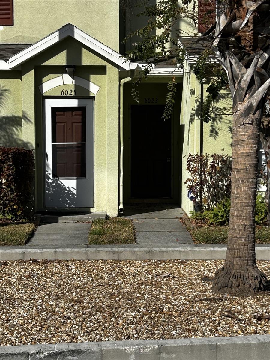 Townhouse in RIVERVIEW, FL - Daniel Dourado